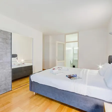 Apartment Locarno Place