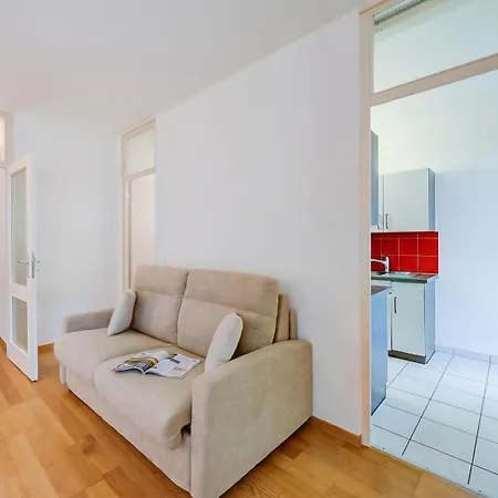 Apartment Locarno Place *