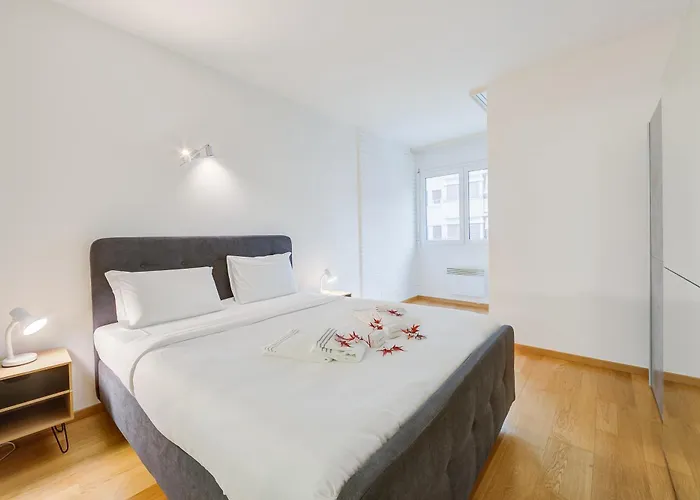 Place - Happy アパート *